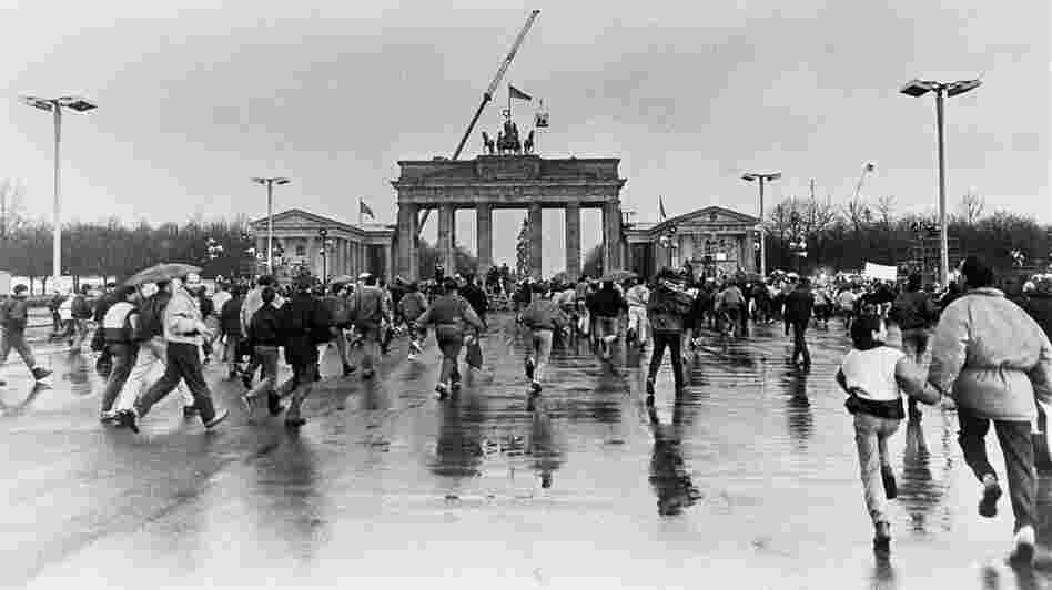 Brandenburg Gate, 1989