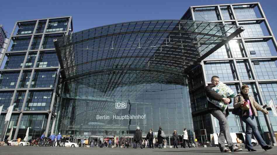 berlin train station berlin train station