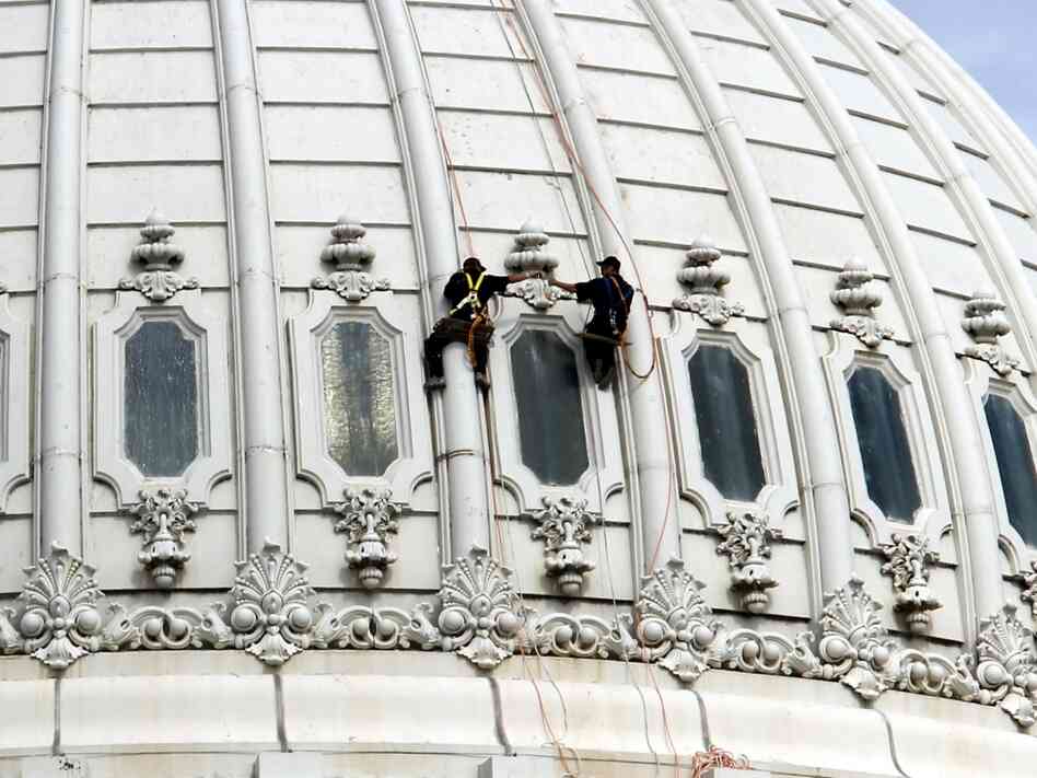 Capitol dome maintenance washers Capitol dome maintenance washers