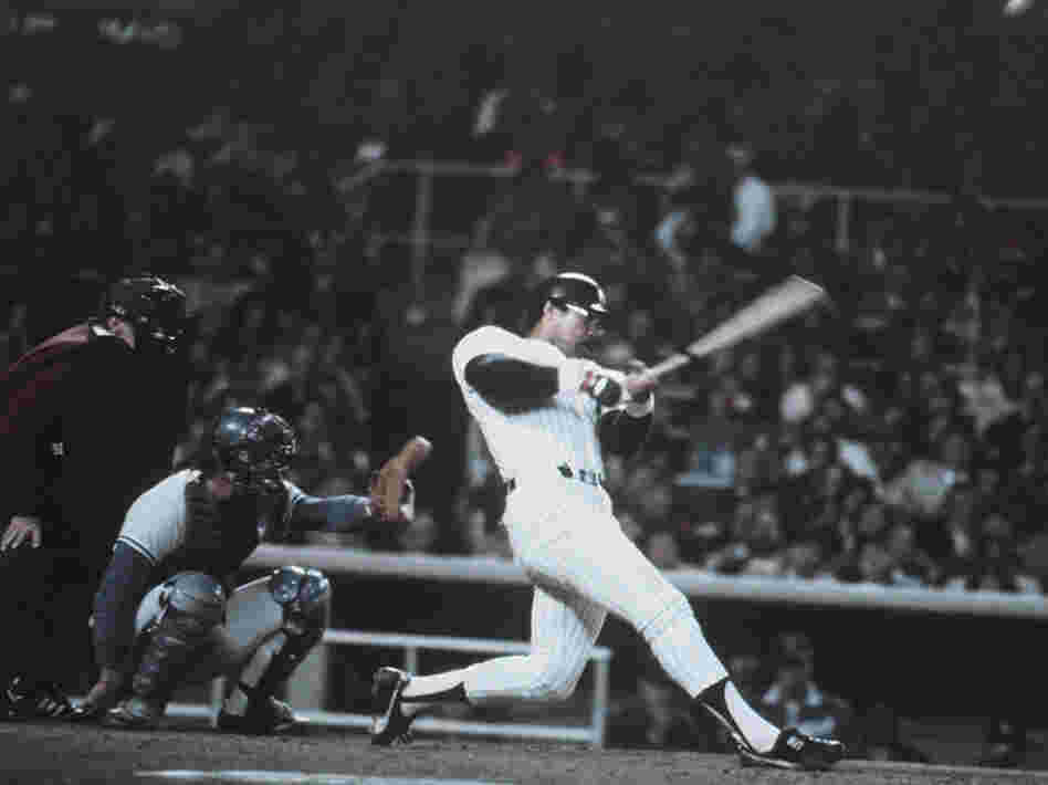 Reggie Jackson hits home run No. 3 in the final game of the '77 World Series against the Dodgers. Reggie Jackson hits home run No. 3 in the final game of the '77 World Series against the Dodgers.