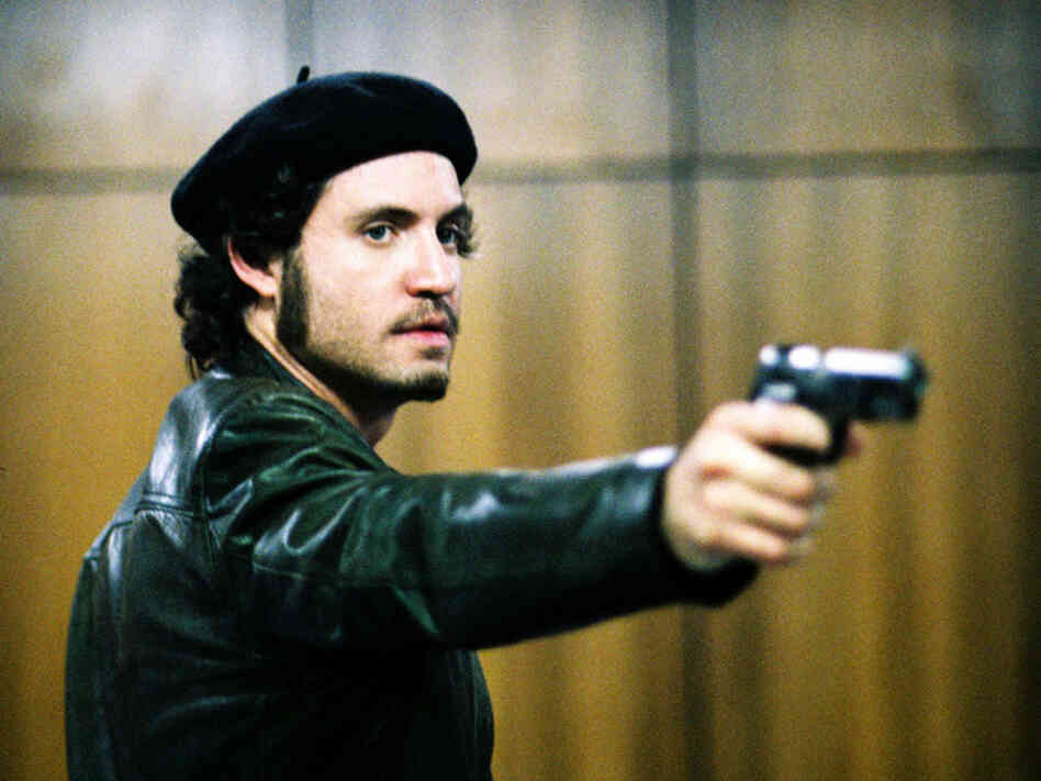 Edgar Ramirez as Carlos Edgar Ramirez as Carlos