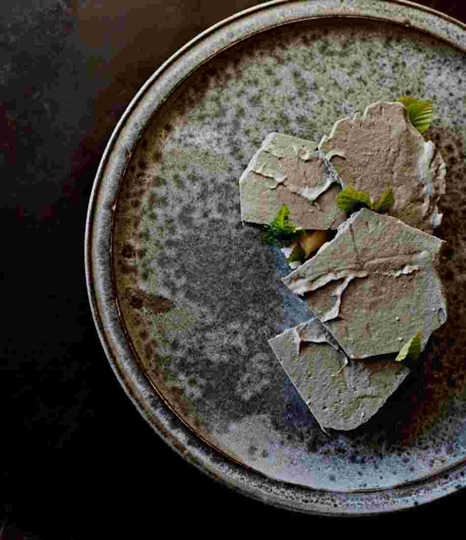 Birch Wood Dessert: In addition to actual birch wood, this dish also requires the creation of a birch stock and a birch sorbet.