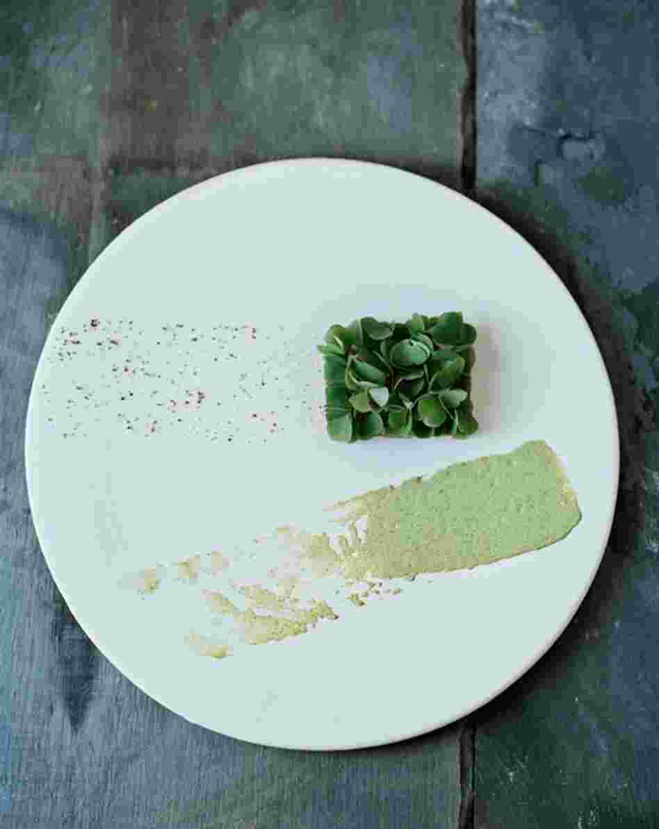 Tartare Of Beef And Wood Sorrel, Tarragon And Juniper
