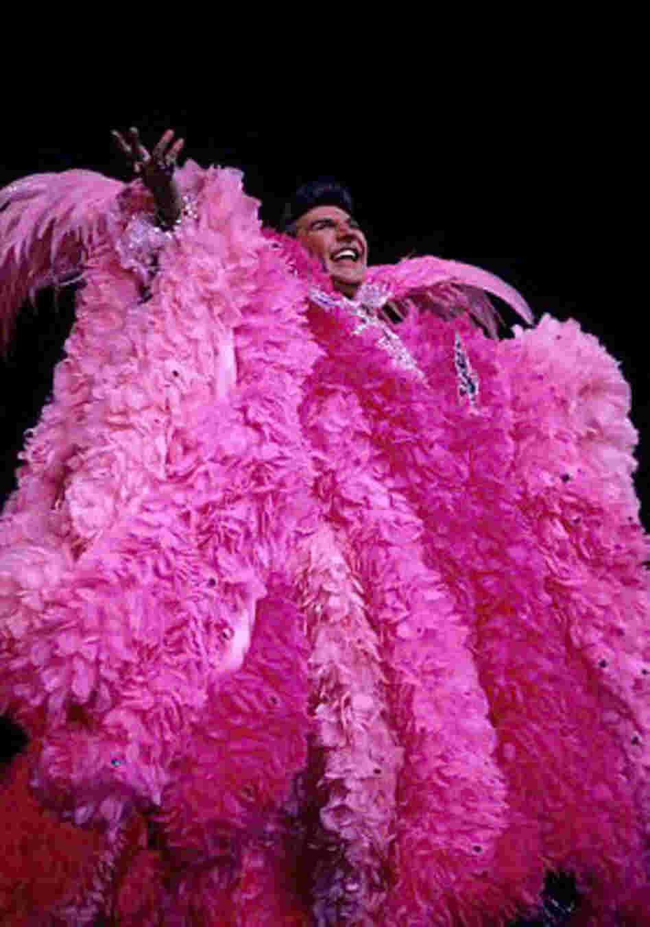Liberace takes a bow at New York City's Radio City Music Hall on New Year's Day 1985.  