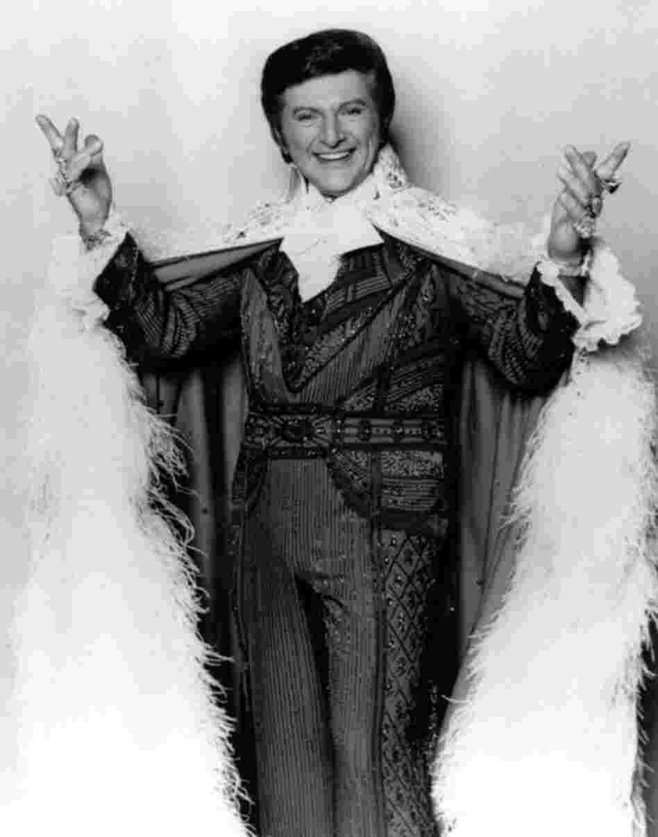A January 1979 photo of the pianist and entertainer.  