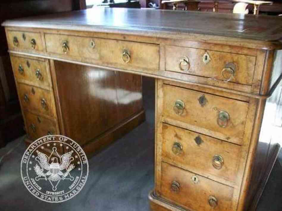 Desk Desk