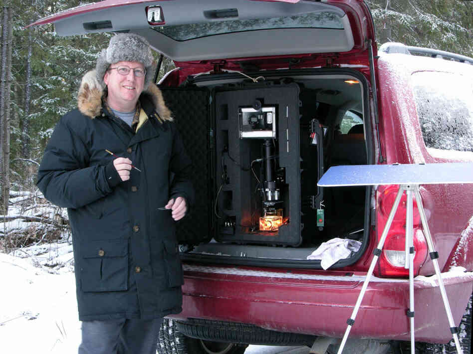 Kenneth Libbrecht photographing snowflakes.