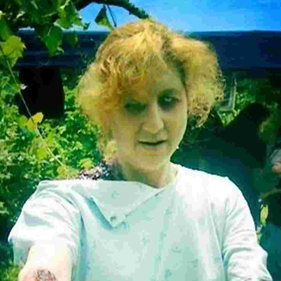 Beth Accomando as a zombie Beth Accomando as a zombie