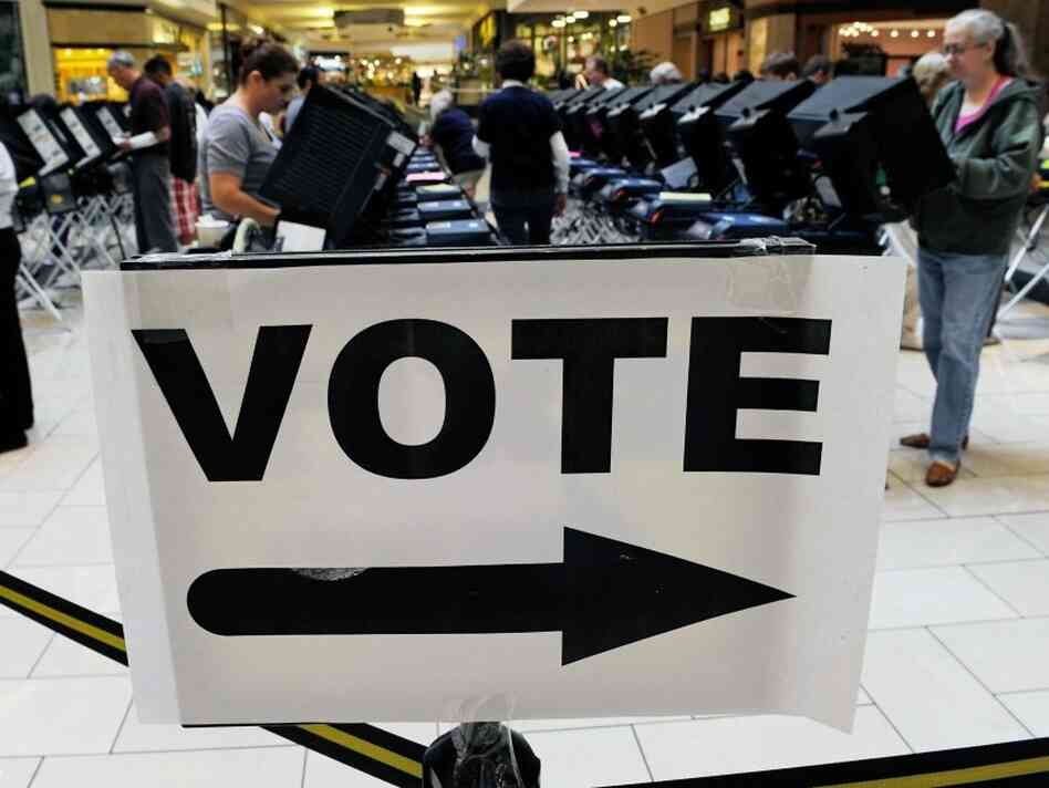 Nevadans Go To The Polls For Early Voting Nevadans Go To The Polls For Early Voting