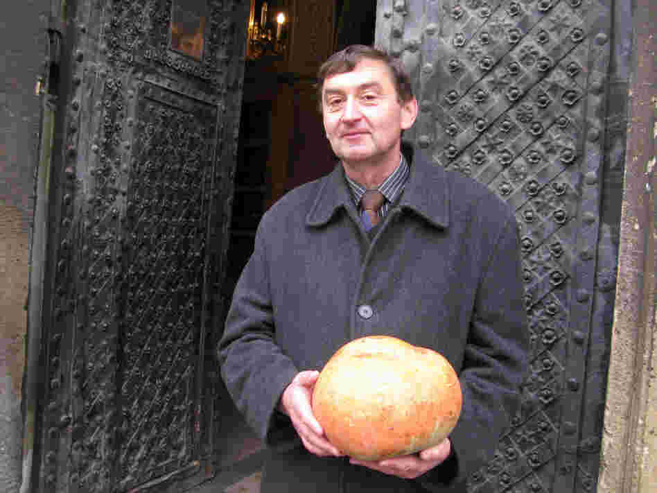 Volodymir Yantsur, a tour guide in Lviv, Ukraine