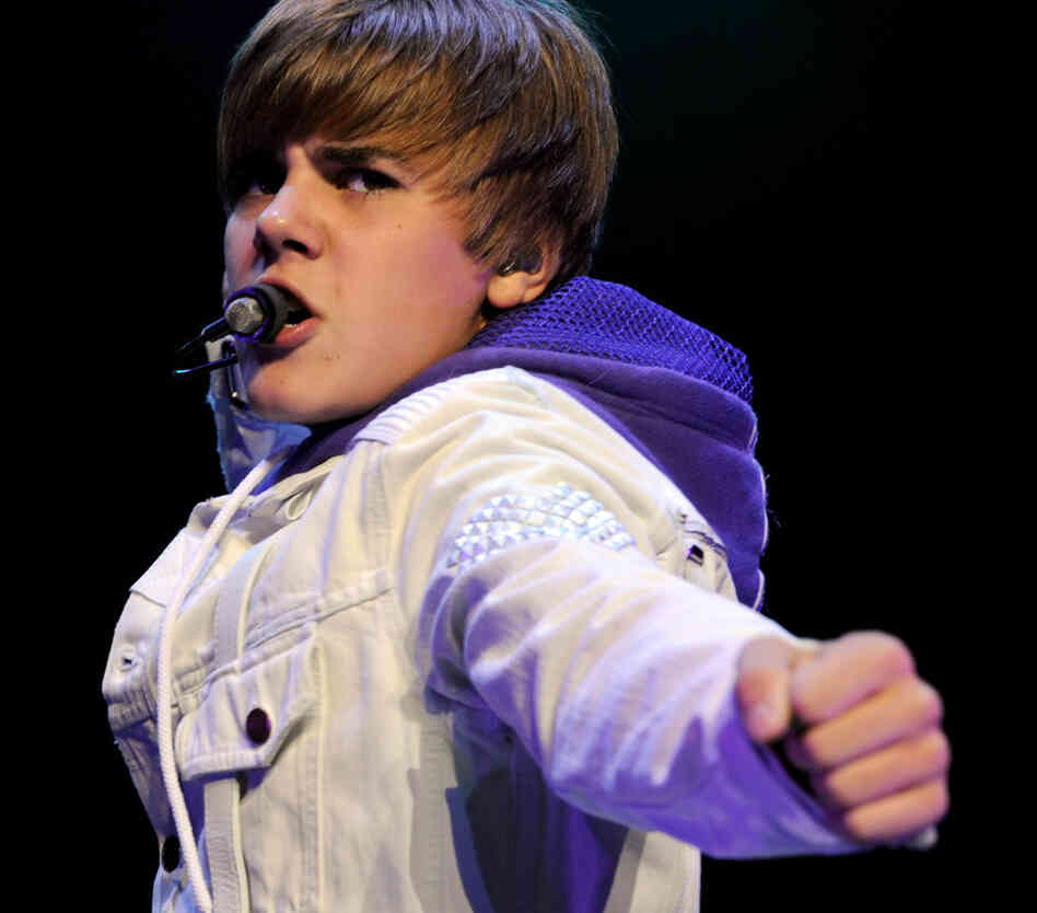 Justin Bieber Performs At The Staples Center Justin Bieber Performs At The Staples Center