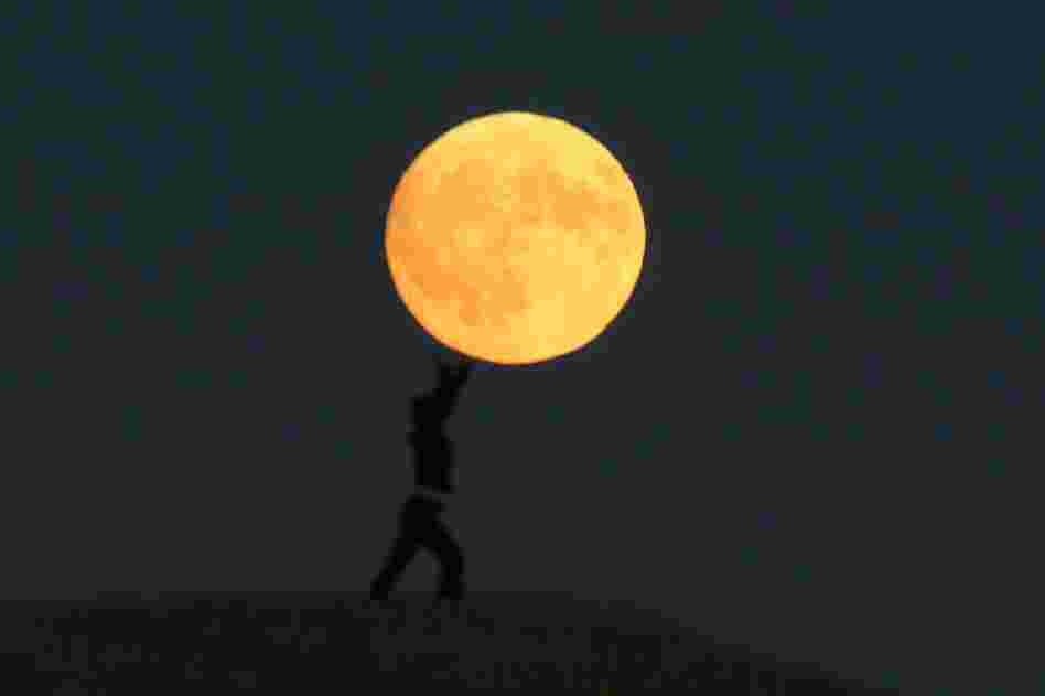 Throwing the full moon