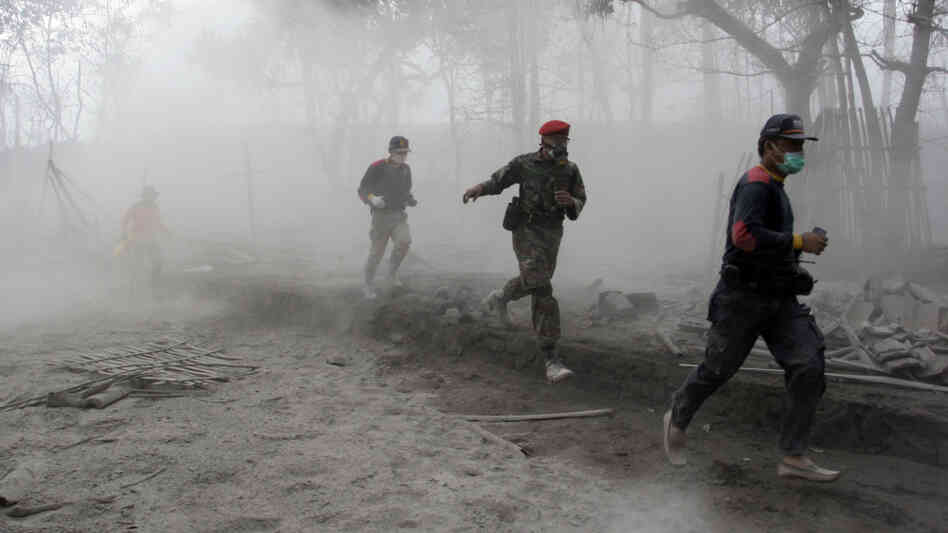 people fleeing eruption people fleeing eruption