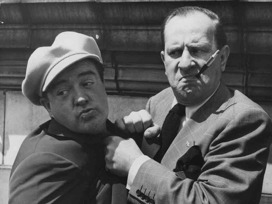 American comedy duo Bud Abbott (right) and Lou Costello (left) in 1950. American comedy duo Bud Abbott (right) and Lou Costello (left) in 1950.
