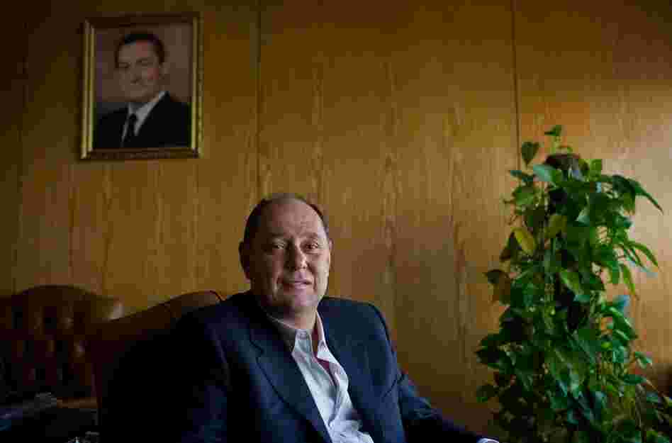 Tourism Minister Zoheir Garana, who hopes to increase the number of tourists to Egypt, has been accused of having a conflict of interest. His family business is one of the largest tourist companies in the country.