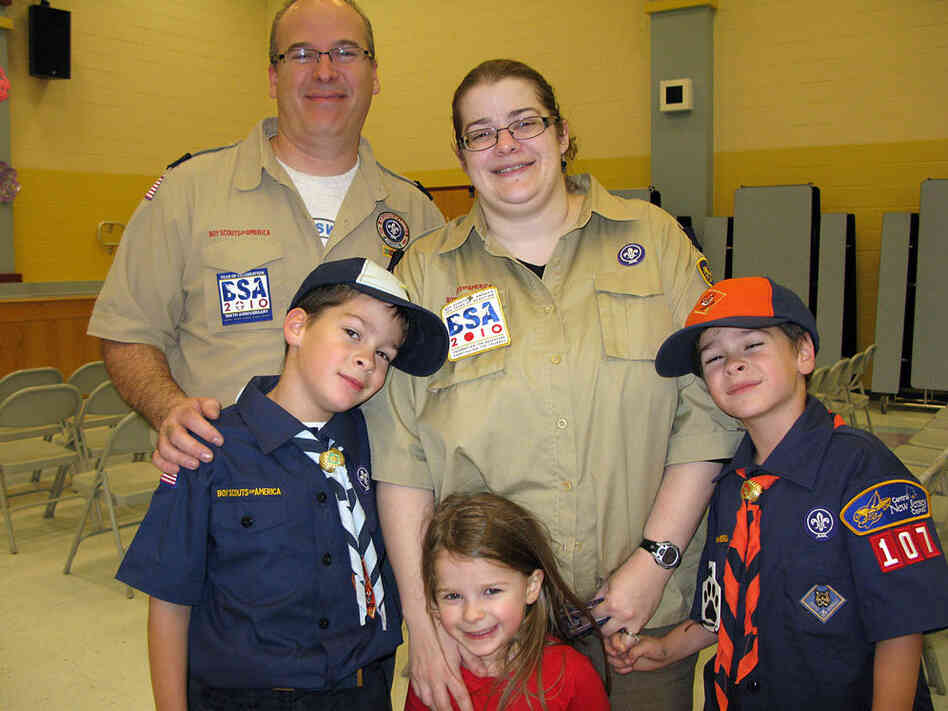 Shannon Lynch Siegler, her husband Steve, and her kids, Nora, Charlie, and Shay Shannon Lynch Siegler, her husband Steve, and her kids, Nora, Charlie, and Shay