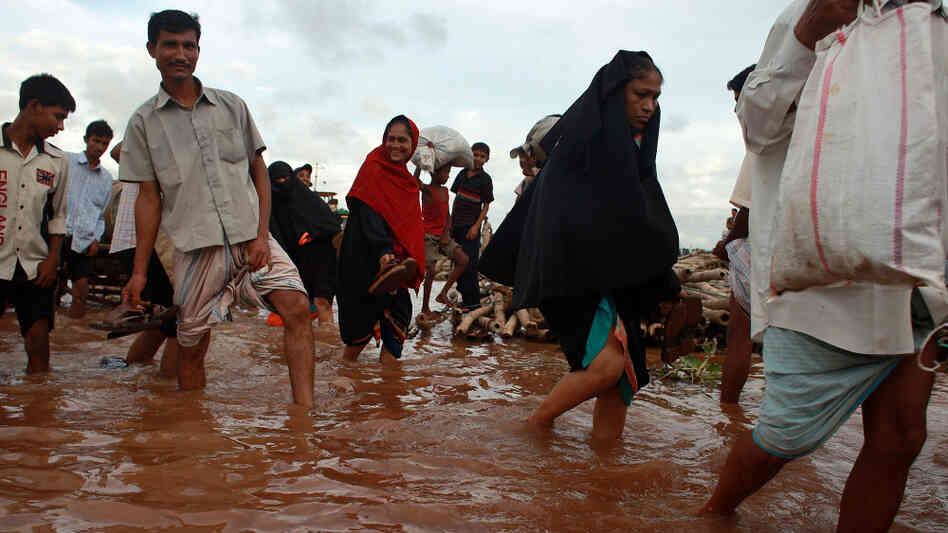 Navigating Water Is A Daily Attribute Of Life For Residents Of Chittagong Navigating Water Is A Daily Attribute Of Life For Residents Of Chittagong