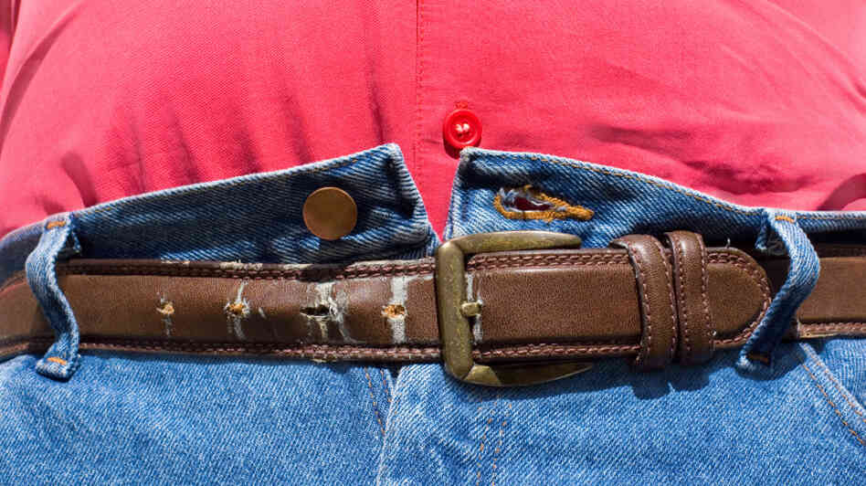 Obese people have a 44 percent higher risk of death compared to those in the most-favorable range. Obese people have a 44 percent higher risk of death compared to those in the most-favorable range.