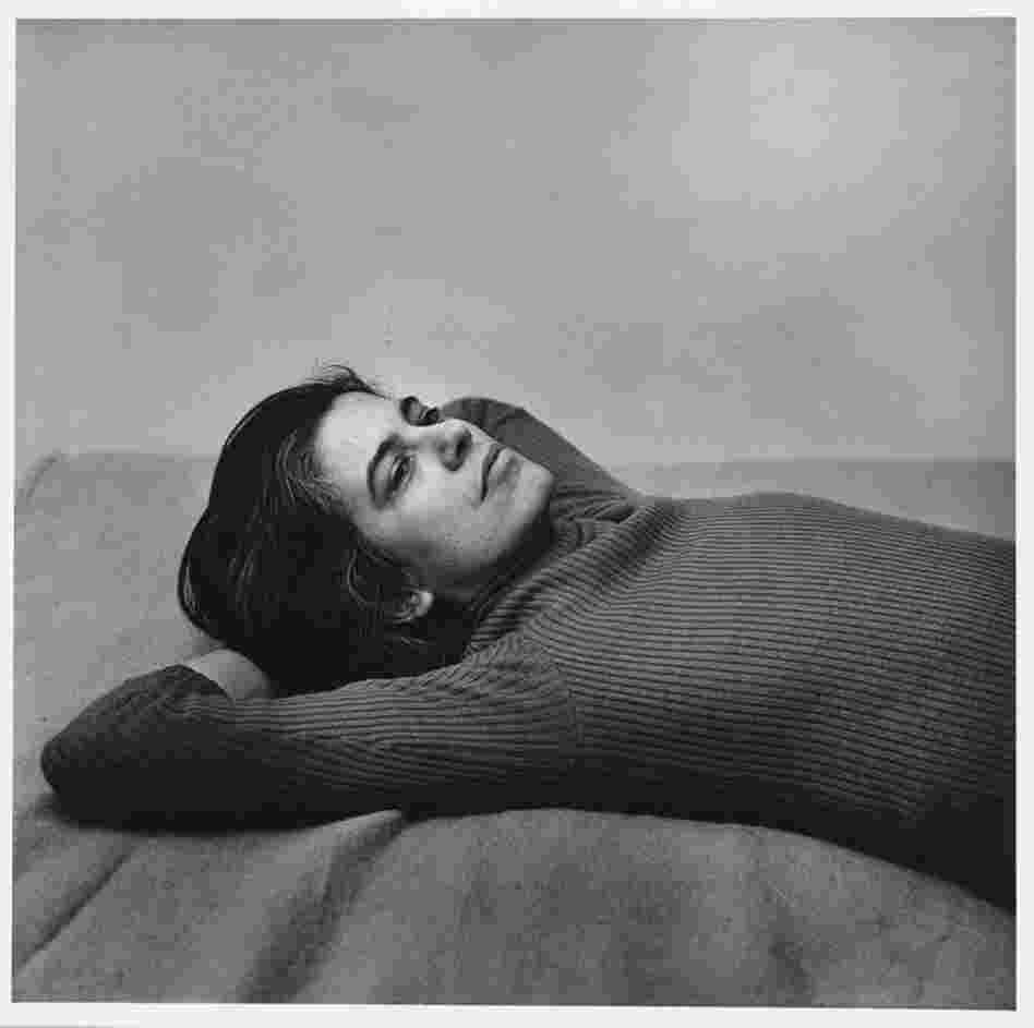 The intellectual Susan Sontag had an early marriage to sociologist Peter Reiff, but later in life had a committed relationship with photographer Annie Leibovitz. Susan Sontag, 1975 