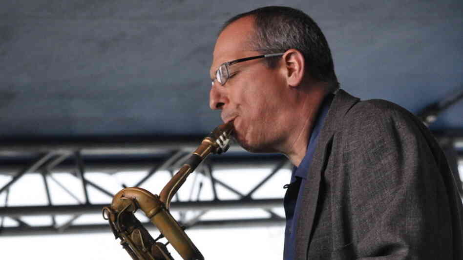 Gary Smulyan performs at the 2010 Detroit Jazz Fest.