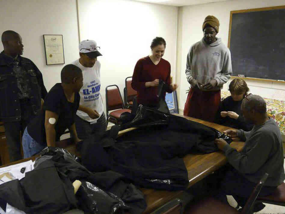 Veronika Scott fine-tunes the design and sizing of her new coat/sleeping bag. Veronika Scott fine-tunes the design and sizing of her new coat/sleeping bag.