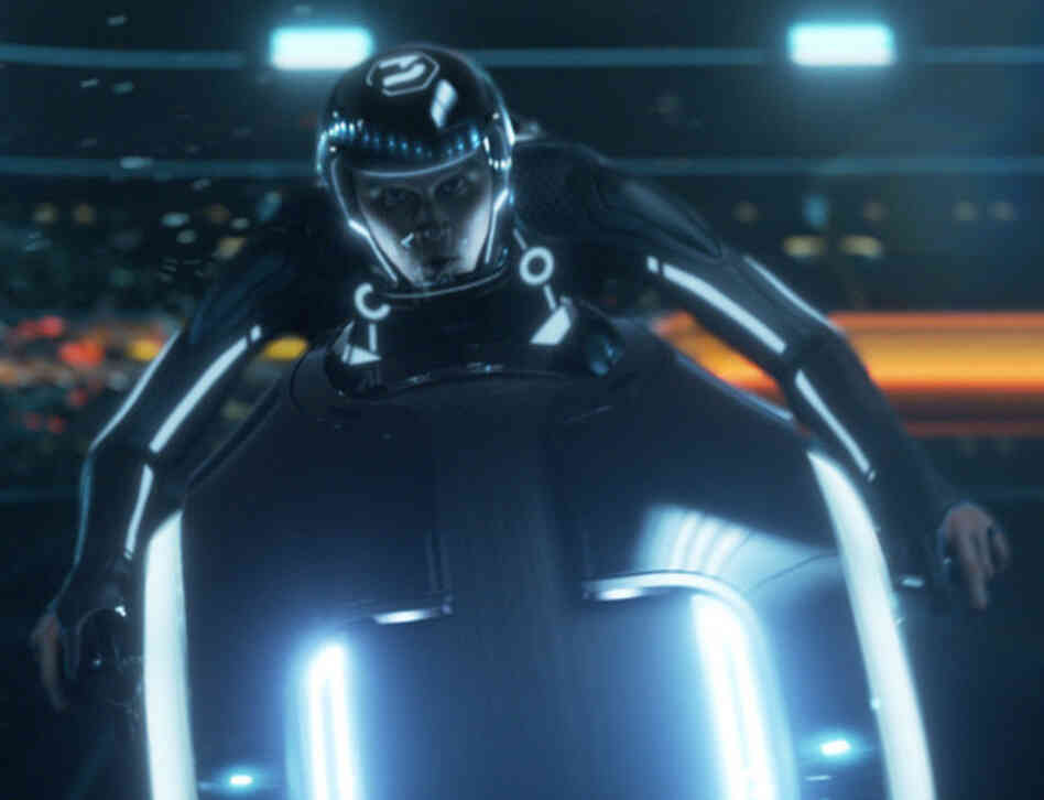 Garrett Hedlund racing in Tron Garrett Hedlund racing in Tron