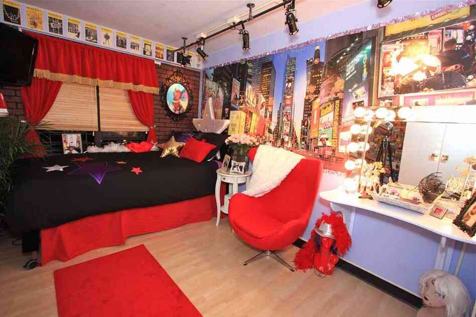 Keosha's room, after