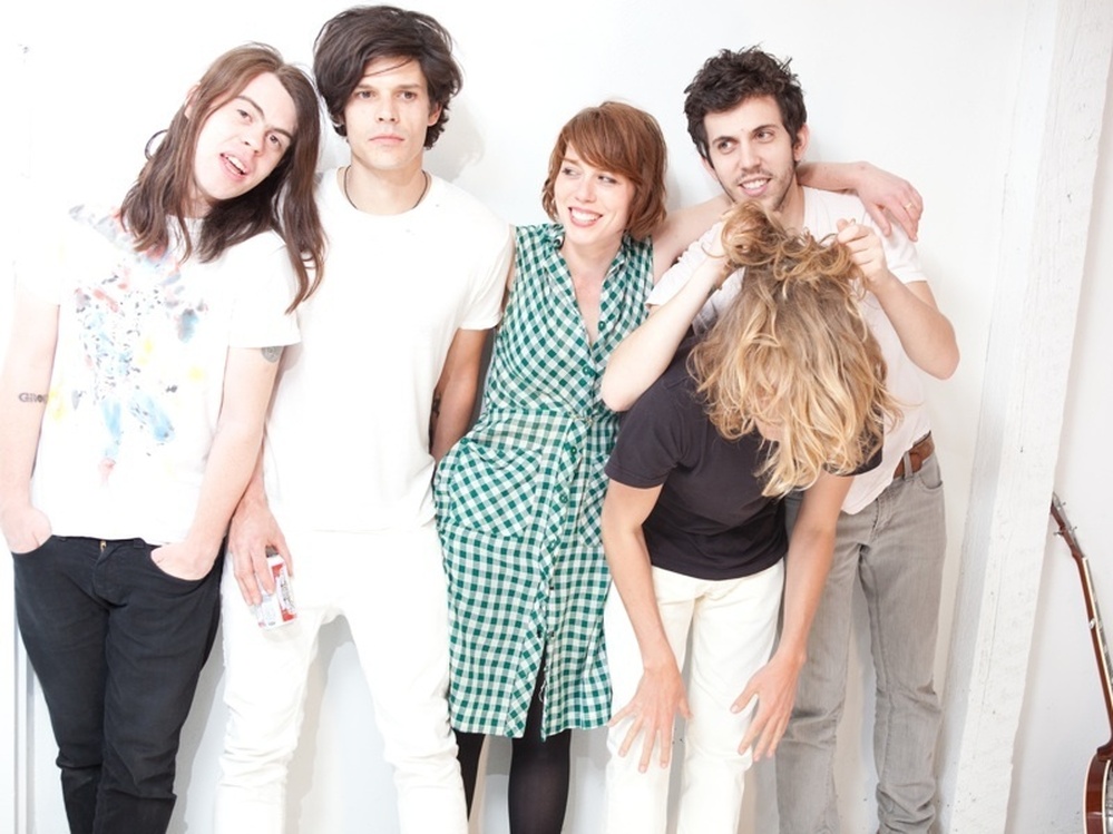 In "Colours," the L.A. rock band Grouplove makes wild, thrilling and above all joyful noise.