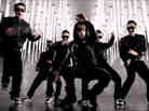 Justin Bieber dances