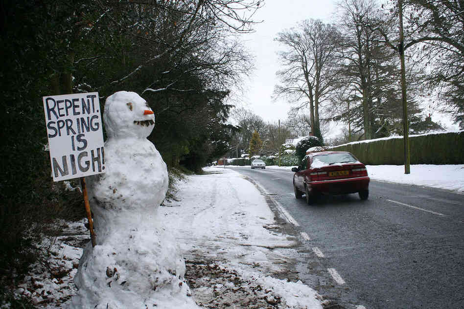 A snowman aware of its own fate, inspired by this Calvin and Hobbes strip. 