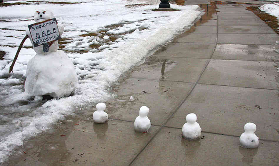 Snowmen Xing. 