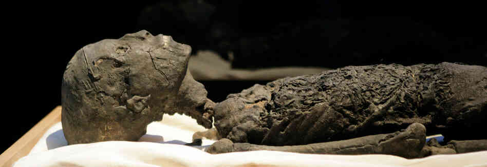 Replica of King Tut's mummy