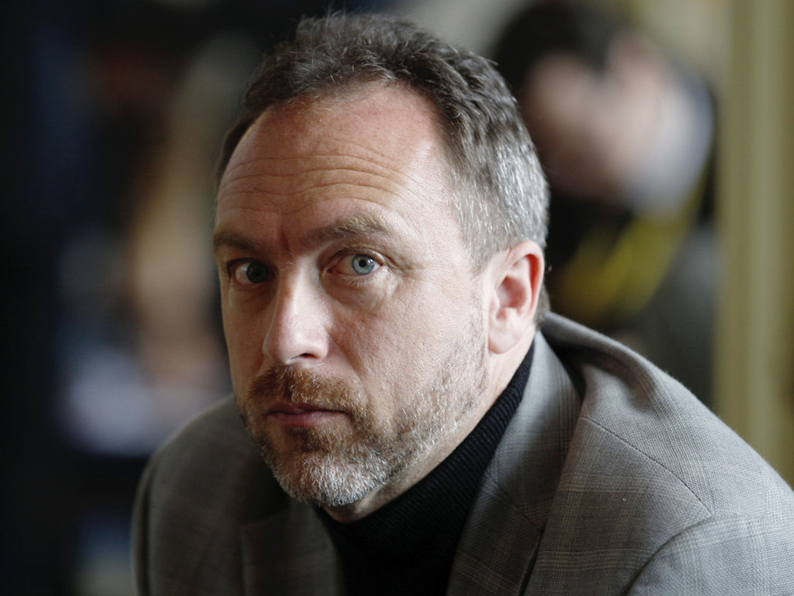 Jimmy Wales, co-founder and promoter of Wikipedia, continues to refuse ad revenue to support his online venture.