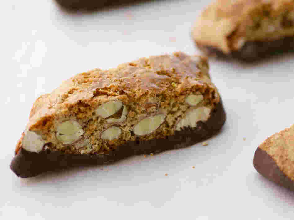 Traditional Italian Almond Biscotti