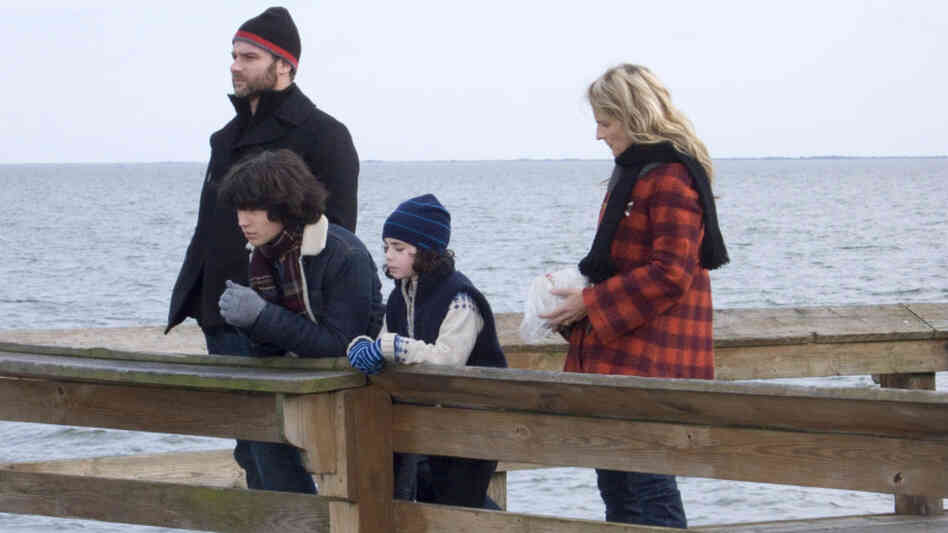 Liev Schreiber, Ezra Miller, Skyler Fortgang, Helen Hunt Liev Schreiber, Ezra Miller, Skyler Fortgang, Helen Hunt