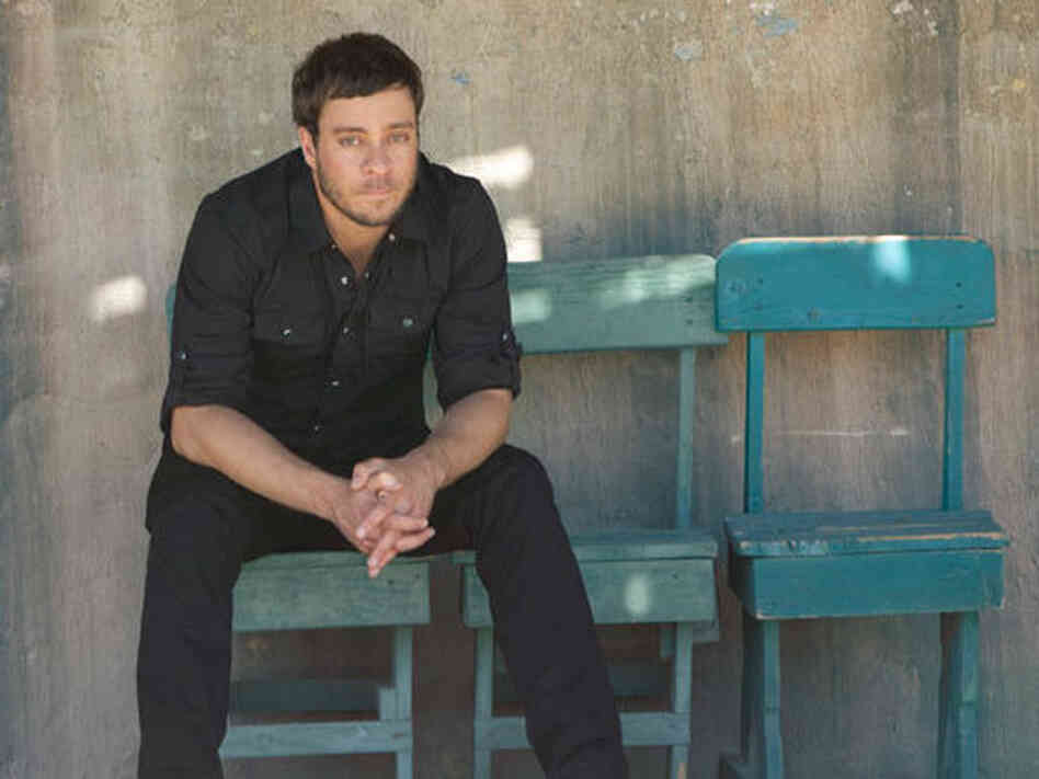 On "Mission Bell," Amos Lee keeps coming back to the idea that moving on means leaving things behind. On "Mission Bell," Amos Lee keeps coming back to the idea that moving on means leaving things behind.