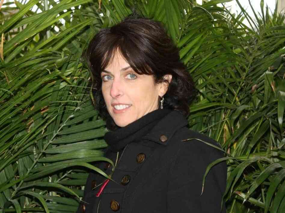Essayist Pat Dunnigan lives in the Chicago area.