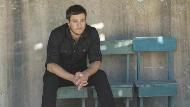 Philadelphia singer-songwriter Amos Lee recently performed live on World Cafe.