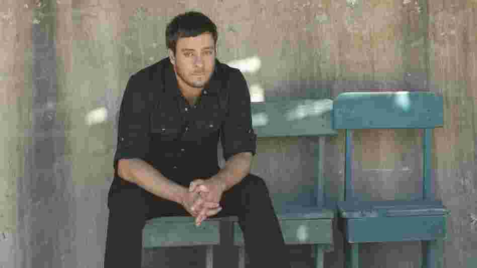 Philadelphia singer-songwriter Amos Lee recently performed live on World Cafe.