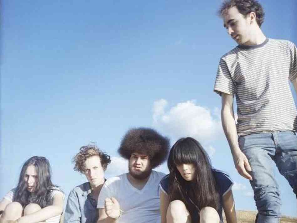 Yuck's "Rubber" fuses the DNA of grunge, shoegaze and fuzzy garage pop into a sound that has the '90s in its blood.