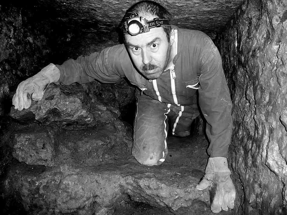 Gilles Thomas is the author of 'Atlas du Paris Souterrain' Gilles Thomas is the author of 'Atlas du Paris Souterrain'