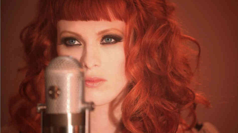 Singer-songwriter Karen Elson recently performed a studio session at WFUV. Singer-songwriter Karen Elson recently performed a studio session at WFUV.