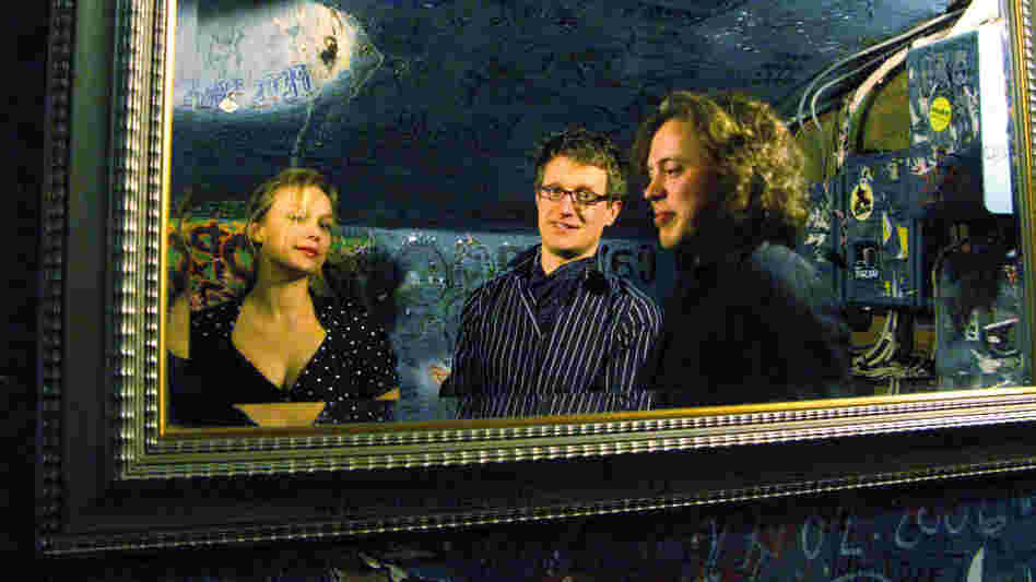 Electronica blues band Belleruche recently performed on World Cafe.