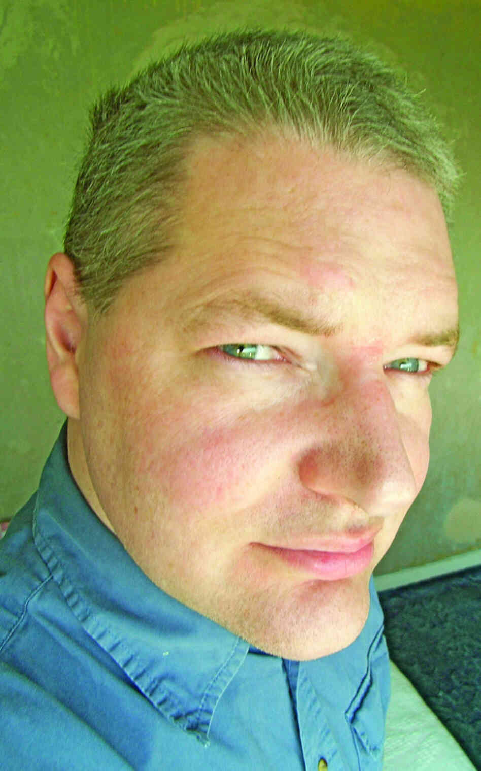 Darryl Cunningham lives in Leeds, England. He worked as a health care worker in a psychiatric ward, and also publishes his comic strips on his website.