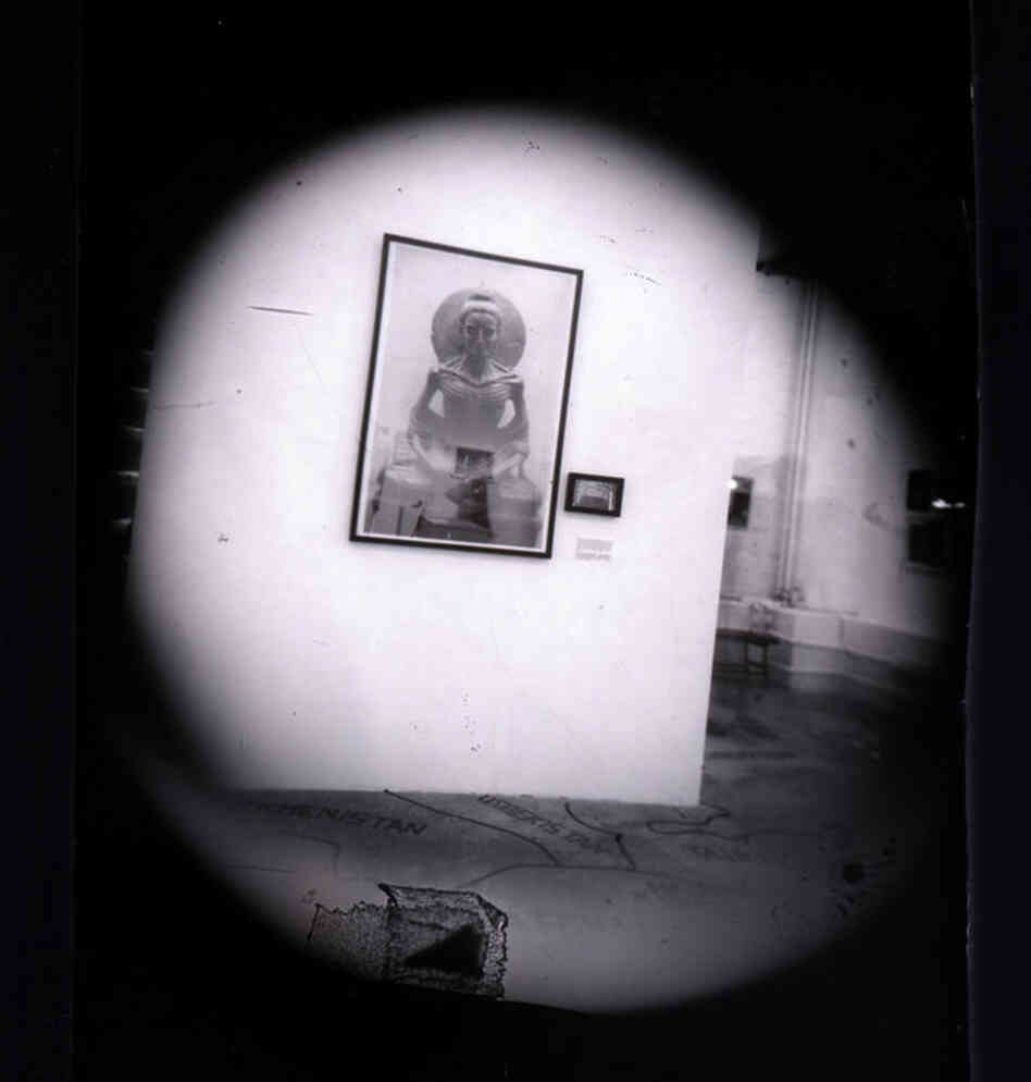 A picture taken with Burk's box camera at the Beijing exhibition.