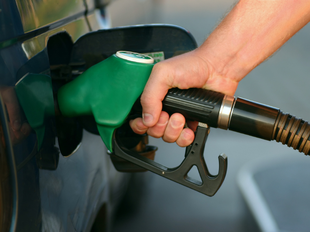 Drivers in the middle of the country have gotten a break on gas prices because of bargain-priced oil coming in from Canada.