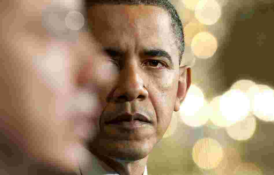 President Obama said on Thursday that he has authorized the use of U.S. military aircraft to move Egyptian refugees fleeing Libya to Tunisia. 