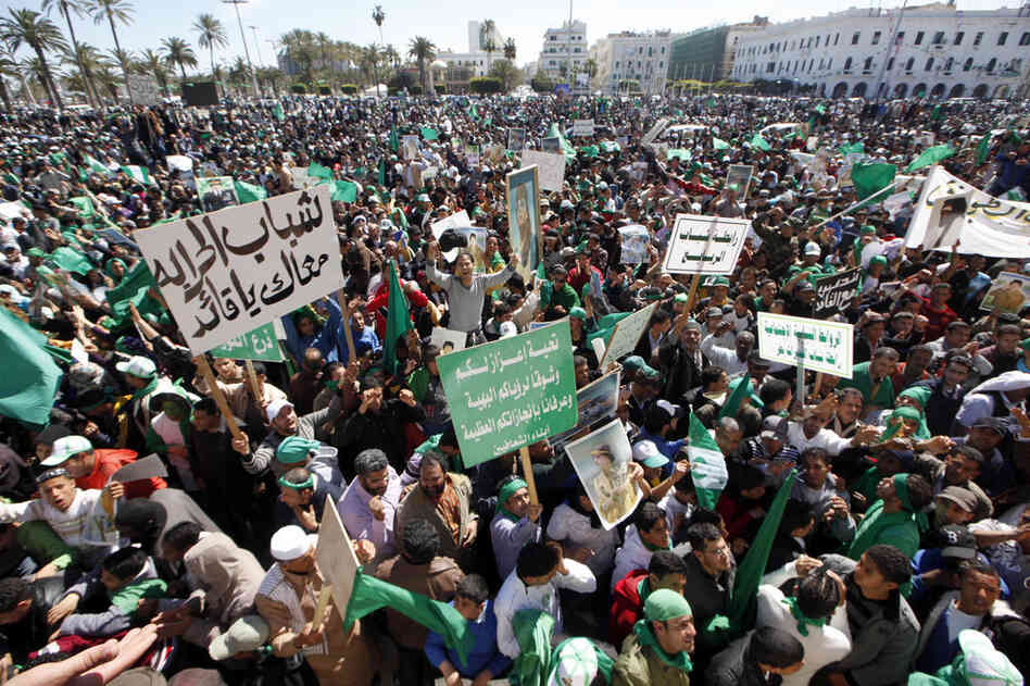Thousands of pro-Gadahfi Libyans gather in Tripoli's Green Square on Sunday to celebrate victories over rebel forces. 