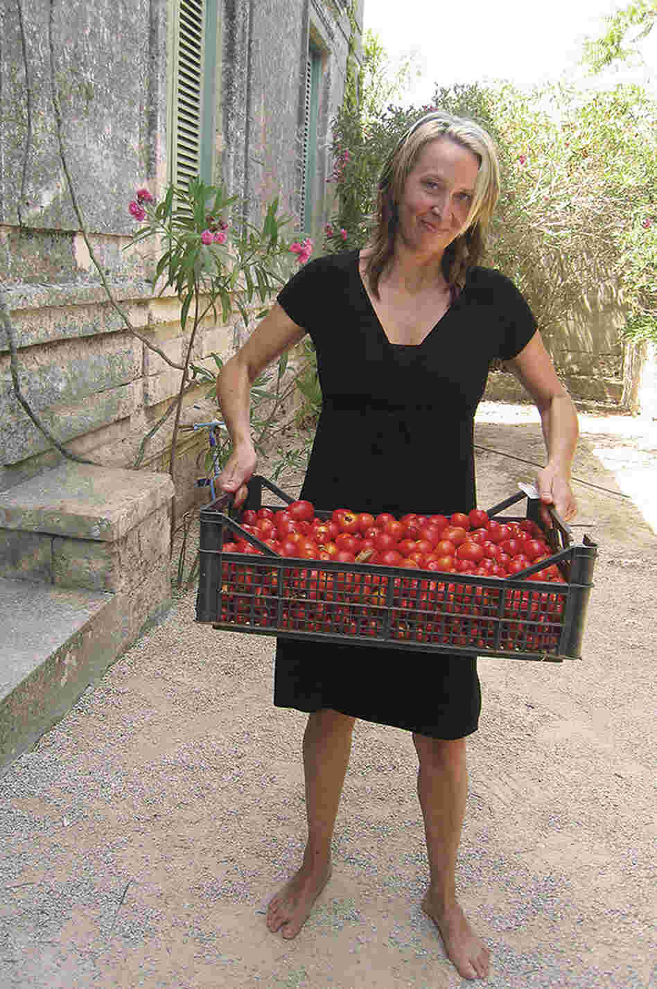 Gabrielle Hamilton opened Prune in New York City in 1999 after traveling through France, Italy and Greece. She has a master's in fine arts in fiction writing from the University of Michigan and was nominated for the James Beard Award for Best Chef of New York City in 2010. Gabrielle Hamilton opened Prune in New York City in 1999 after traveling through France, Italy and Greece. She has a master's in fine arts in fiction writing from the University of Michigan and was nominated for the James Beard Award for Best Chef of New York City in 2010.