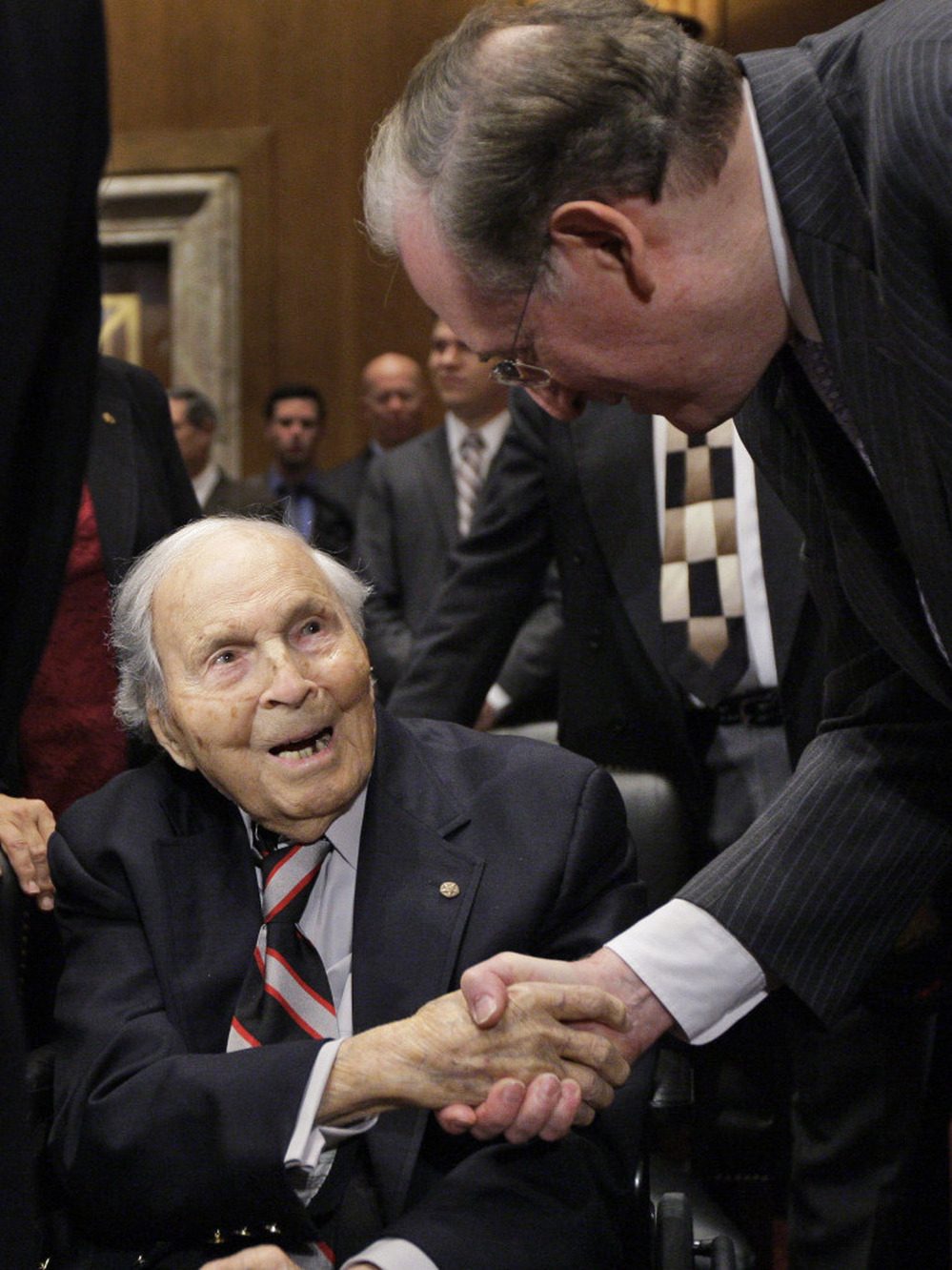 Frank Buckles shaking hands with Sen. Jay Rockefeller, (D-WV) in December 2009.